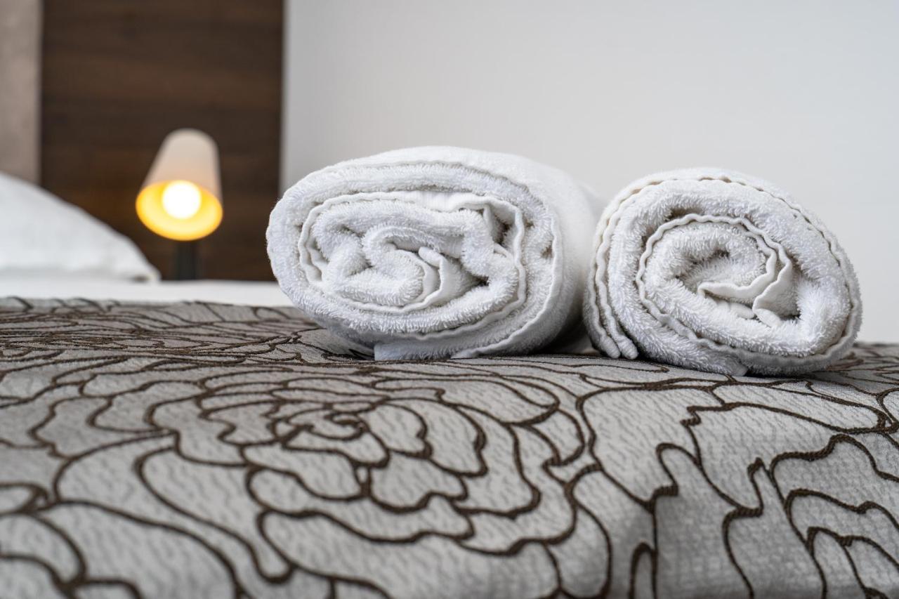 Artearia Hotel Бьеловар Экстерьер фото