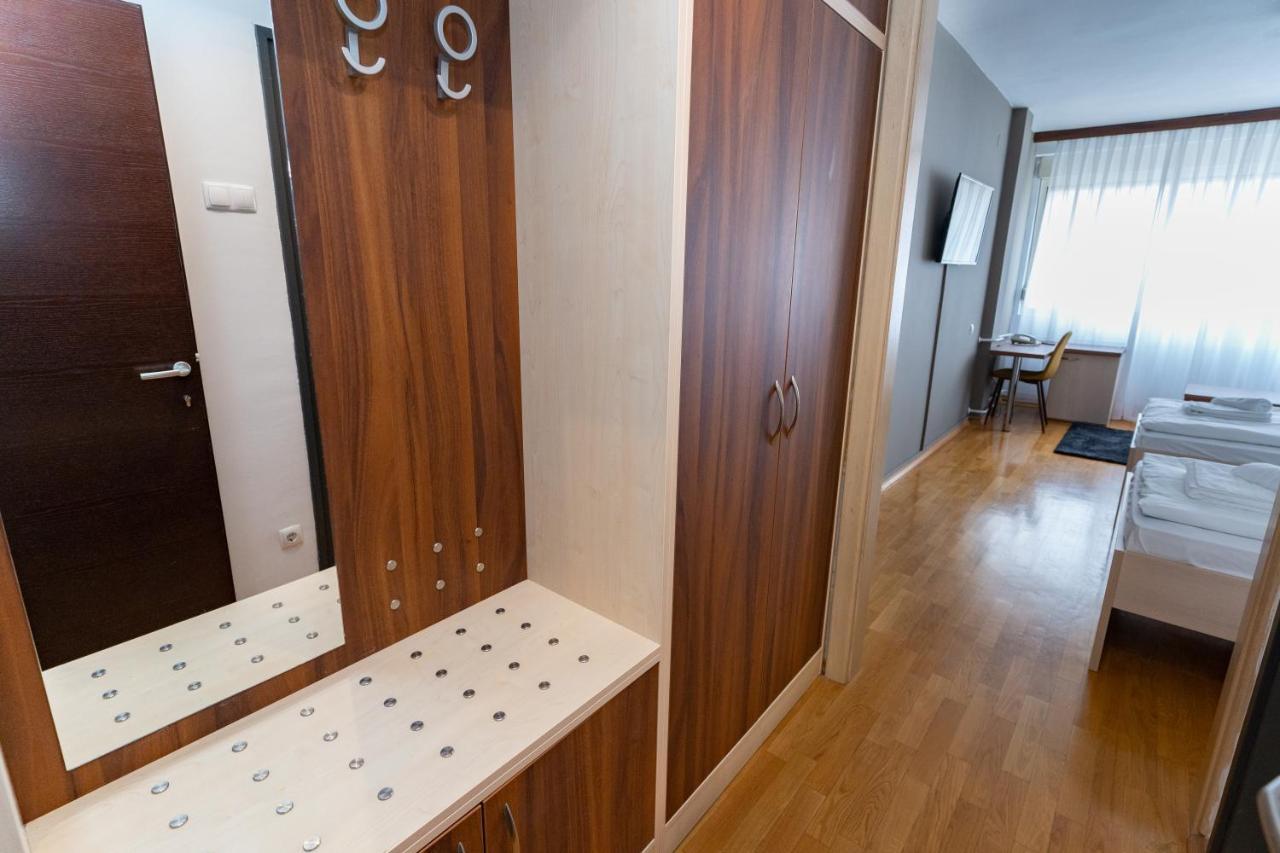 Artearia Hotel Бьеловар Экстерьер фото