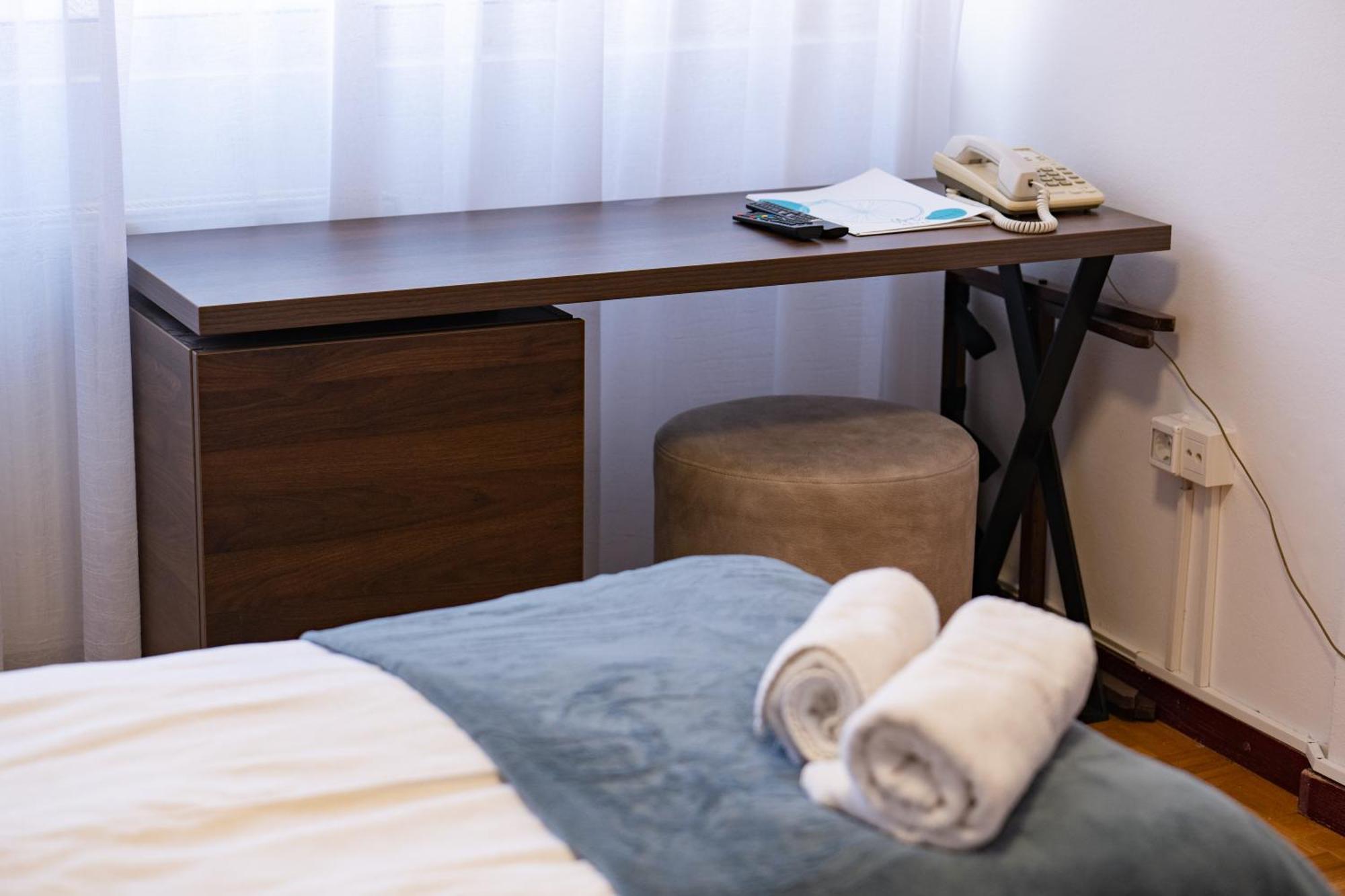 Artearia Hotel Бьеловар Экстерьер фото