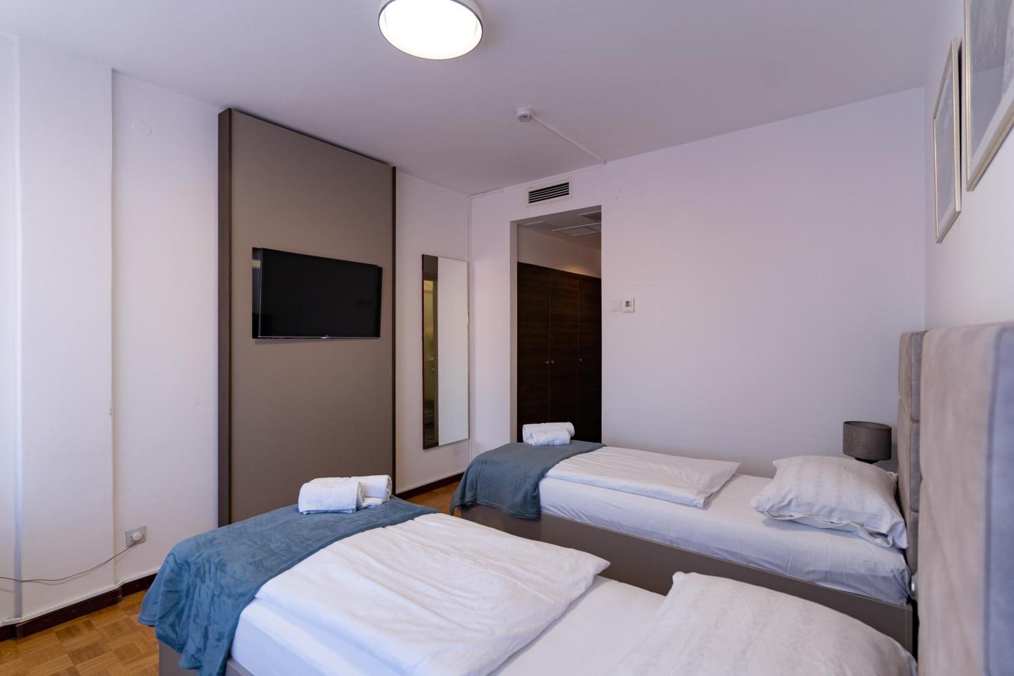 Artearia Hotel Бьеловар Экстерьер фото