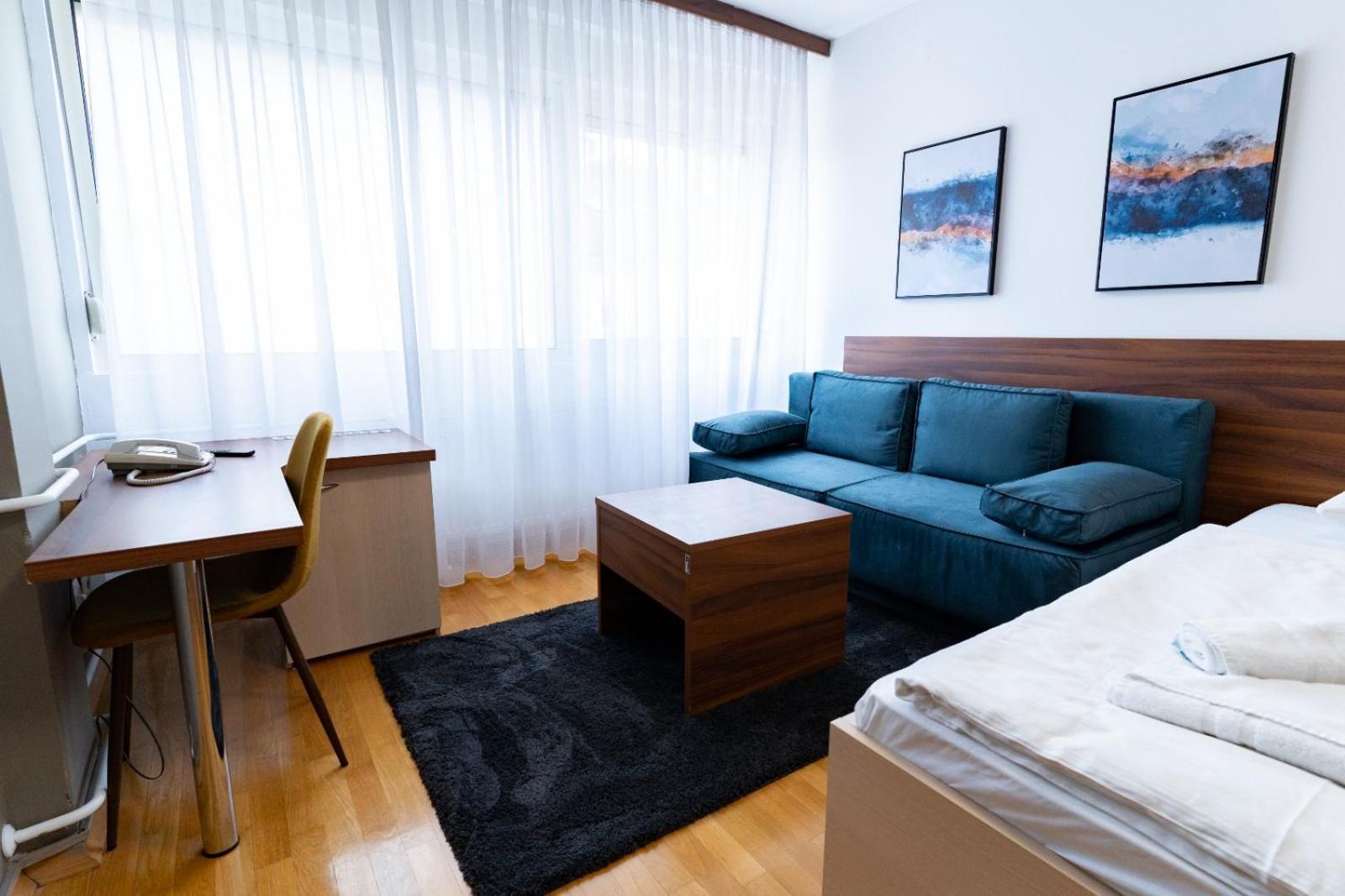 Artearia Hotel Бьеловар Экстерьер фото